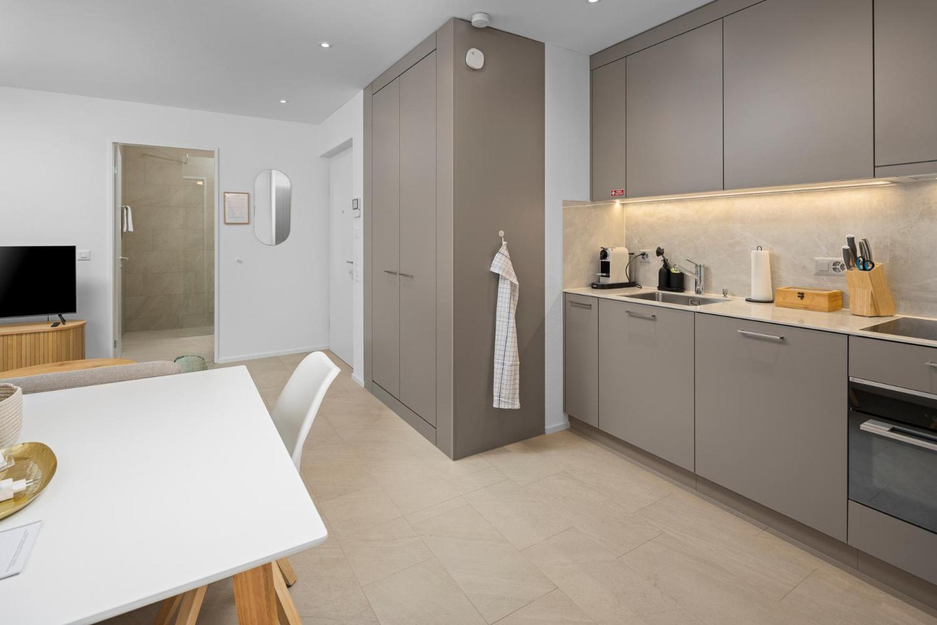 Stayy Flagship Limmattal - Contactless Check-In Schlieren Esterno foto