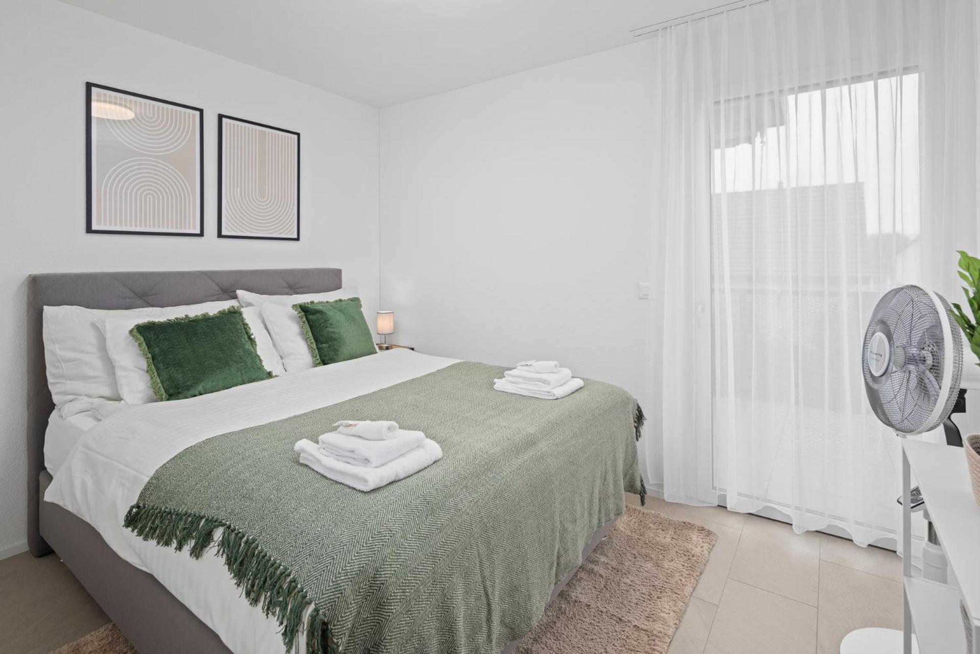 Stayy Flagship Limmattal - Contactless Check-In Schlieren Esterno foto
