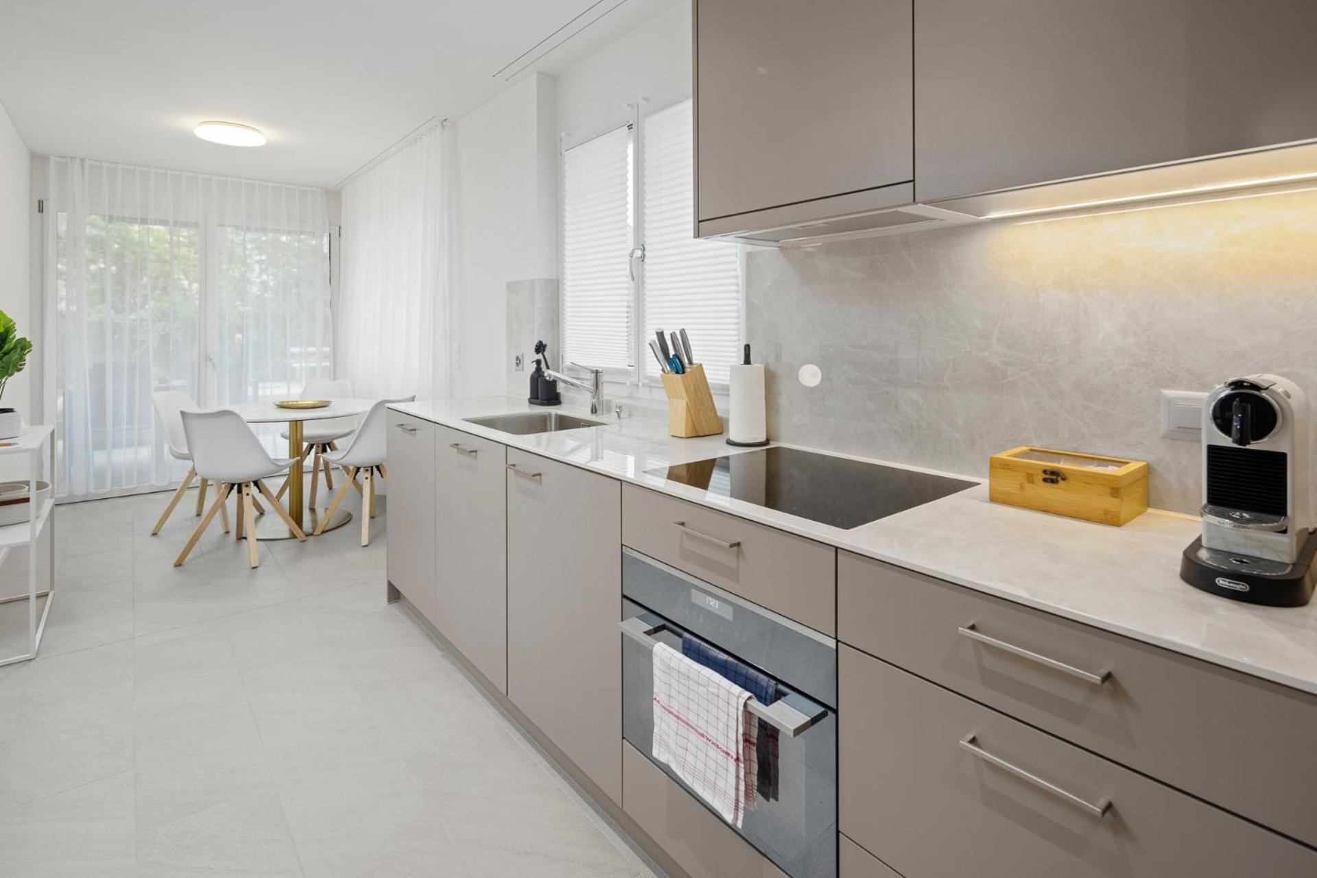 Stayy Flagship Limmattal - Contactless Check-In Schlieren Esterno foto