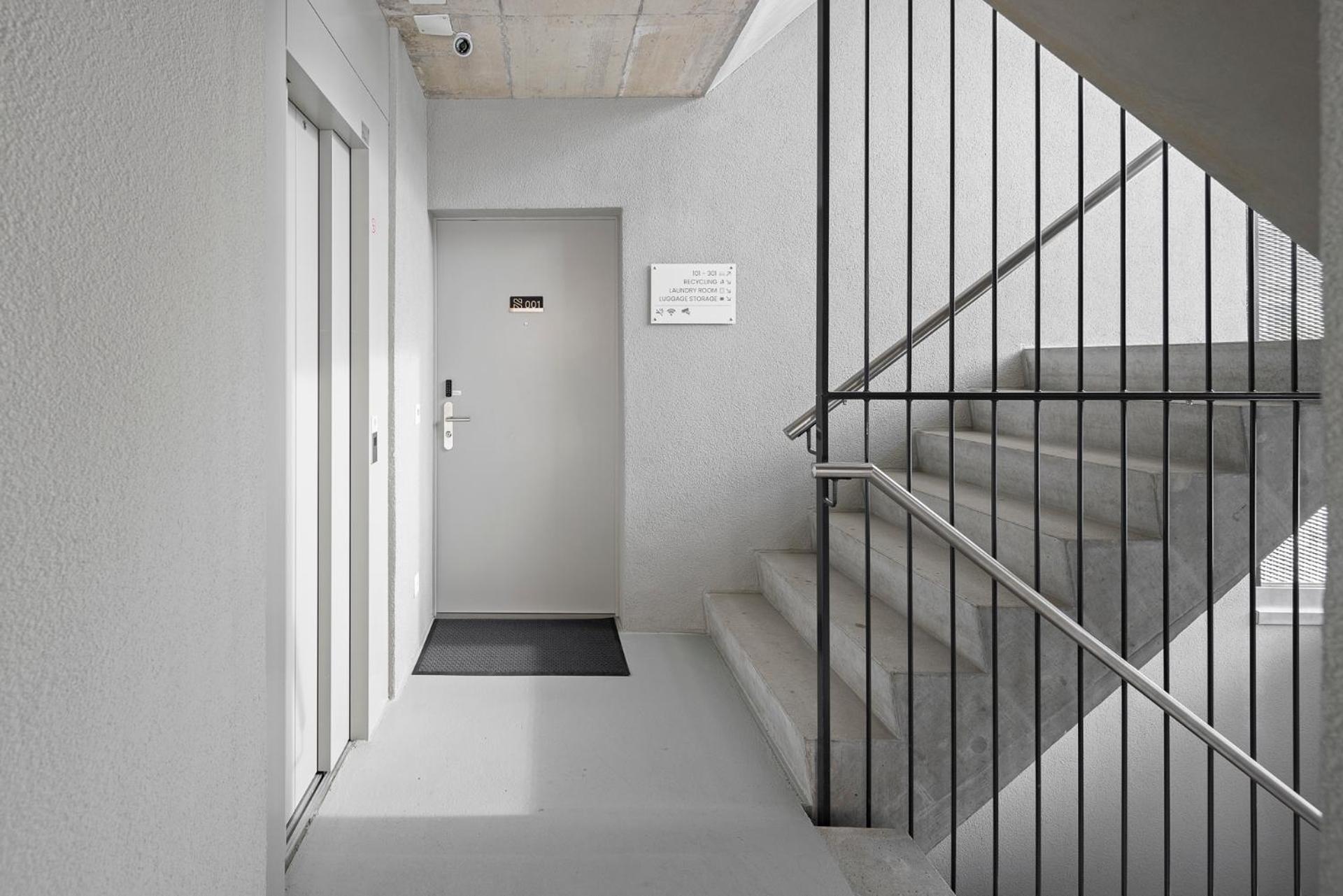 Stayy Flagship Limmattal - Contactless Check-In Schlieren Esterno foto